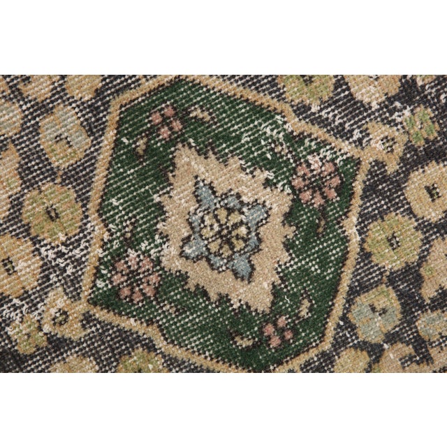 Rustic Runner Rug in Wool & Cotton For Sale - Image 13 of 18