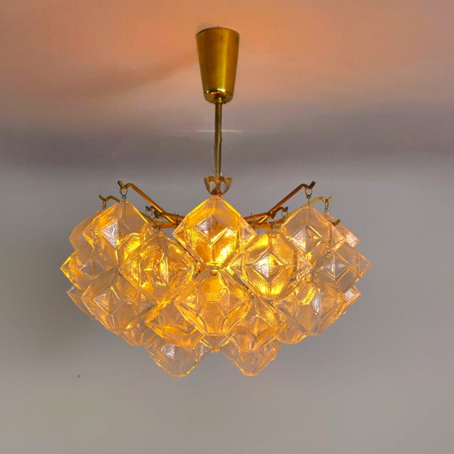 Mid-century murano glass pagode chandelier from j. T. Kalmar, 1960s, in very good conditions. designed 1960 to 1969 this...