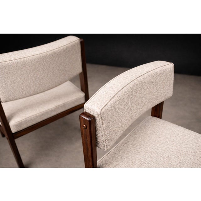 Sergio Rodrigues, 1959. Eight Tiao chairs in Rosewood (2 armchairs + 6 chairs) - Lot 893-894 For Sale - Image 15 of 17