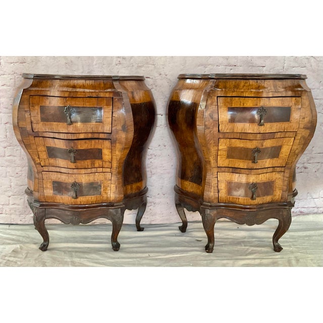 19th Century Italian Burled Wood Rococo Style Bombé Chests a Pair For Sale - Image 5 of 16