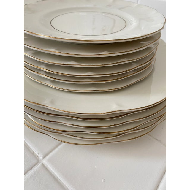 1950s Theodore Haviland New York Leeds Cream & White Dinner & Salad Plates- 12 Pieces For Sale - Image 9 of 10