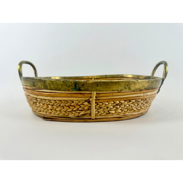 Mid-Century Modern Italian Rattan and Brass Basket Bowl Centerpiece, 1960s For Sale - Image 3 of 8