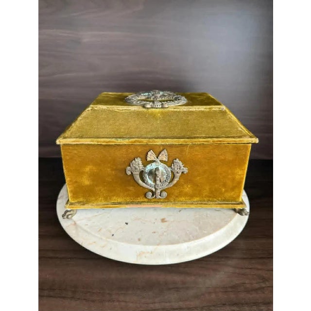 Textile Antique Victorian Jewelry Box “Boudoir” or Sewing Box in Mustard/ Golden/ Green Velvet, Inside Blue Silk From the Early 20th Century For Sale - Image 7 of 10