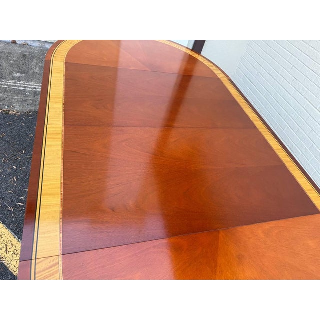 Late 20th Century Baker Furniture Regency Style RoundBanded Mahogany Pedestal Extension Dining Room Table With 2 Leaves For Sale - Image 5 of 11