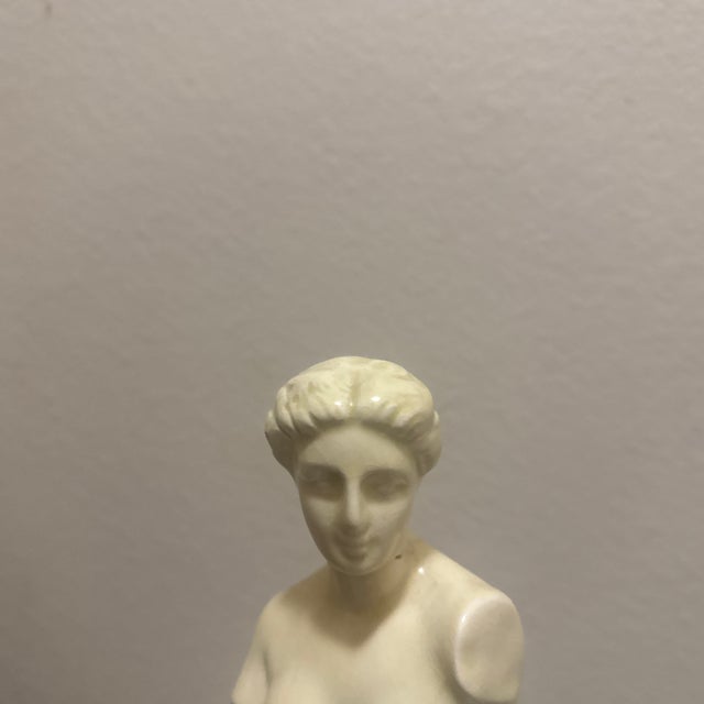 Classical Greek Mythology Venus De Milo Sculpture - Mid-Century Decor For Sale - Image 4 of 7