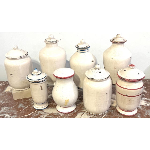 Late 20th Century Set of 8 Italian Hand-Painted Apothecary Jars with Lids, Montelupo, Tuscany For Sale - Image 5 of 16