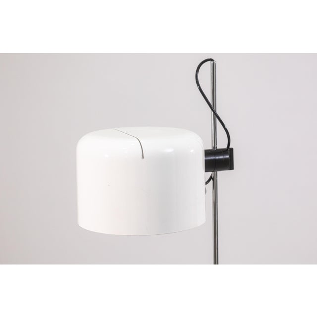Italian 1960s Joe Colombo for Oluce Coupe 3321 Vintage Mid-Century Italian Floor Lamp For Sale - Image 3 of 7