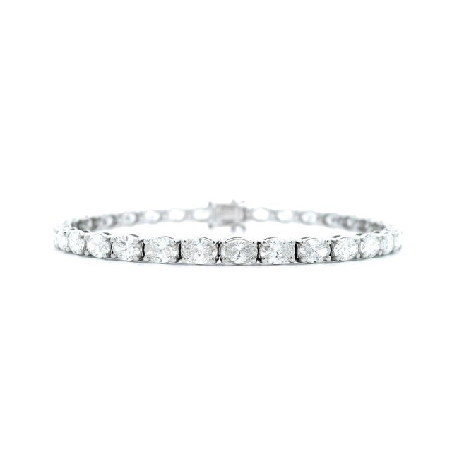 Contemporary Alexander Beverly Hills All Gia 7.71ct Oval Cut D-F Diamond Tennis Bracelet 18k For Sale - Image 3 of 4