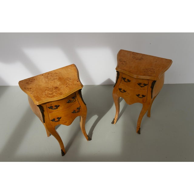 Louis XV French Birch Burl Nightstands, 1920s, Set of 2 For Sale - Image 4 of 18