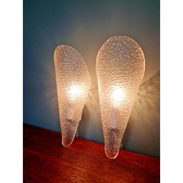 Vintage Wall Sconces in Textured Clear Plastic, 1970s, Set of 2 For Sale - Image 4 of 12