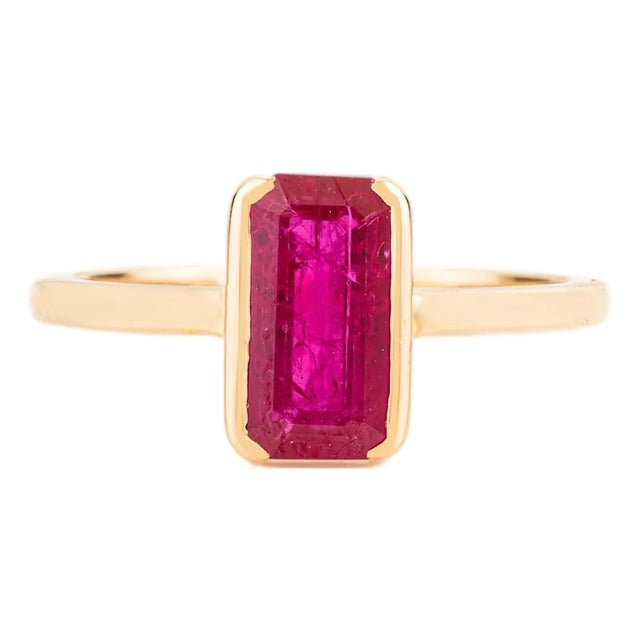 Modern Emerald Cut 1.38Ct Ruby Bezel Solitaire Ring in 14k Yellow Gold Size 6 For Sale
