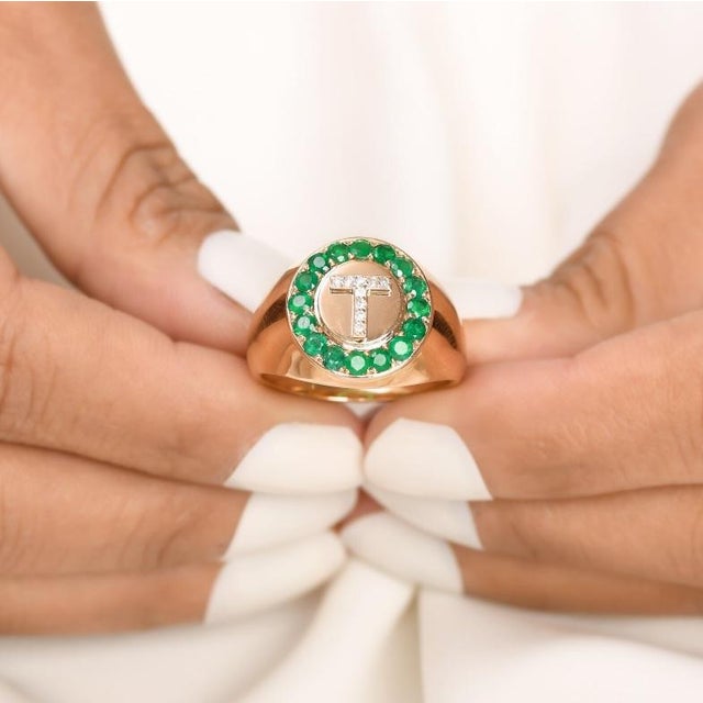 Natural 0.89 cts zambian emerald & 0.06 cts diamond T letter ring in 14k gold For Sale - Image 9 of 18