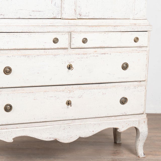Early 19th Century Swedish Gustavian White Painted Pine Cabinet With Drawers For Sale - Image 10 of 12