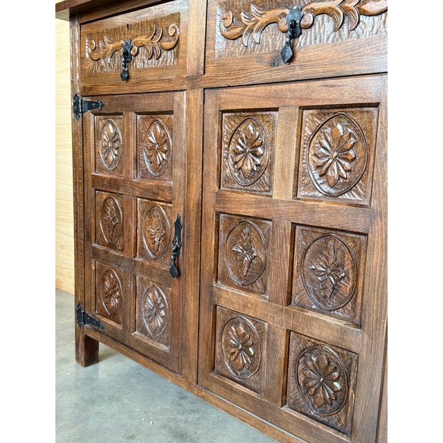 Early 20th Century Spanish Baroque Carved Walnut Tuscan Three Drawers Credenza or Buffet For Sale - Image 6 of 13