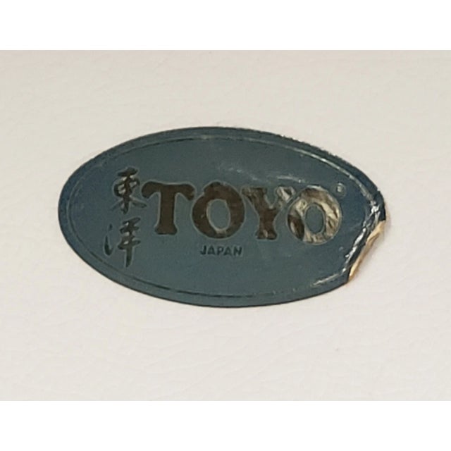 Japanese Vintage Japanese Toyo Porcelain Carnation Motif Charger Plate For Sale - Image 3 of 3