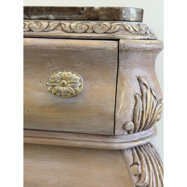 Stone 1990s French Provincial Bombe Marble Top Dresser – Louis XV Style Chest – Carved & Gilt – 3 Drawer For Sale - Image 7 of 16