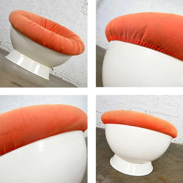 Space Age Mod Style Orange & White Fiberglass Ball Chair Style of Girasole Chair by Luciano Frigerio For Sale - Image 10 of 13