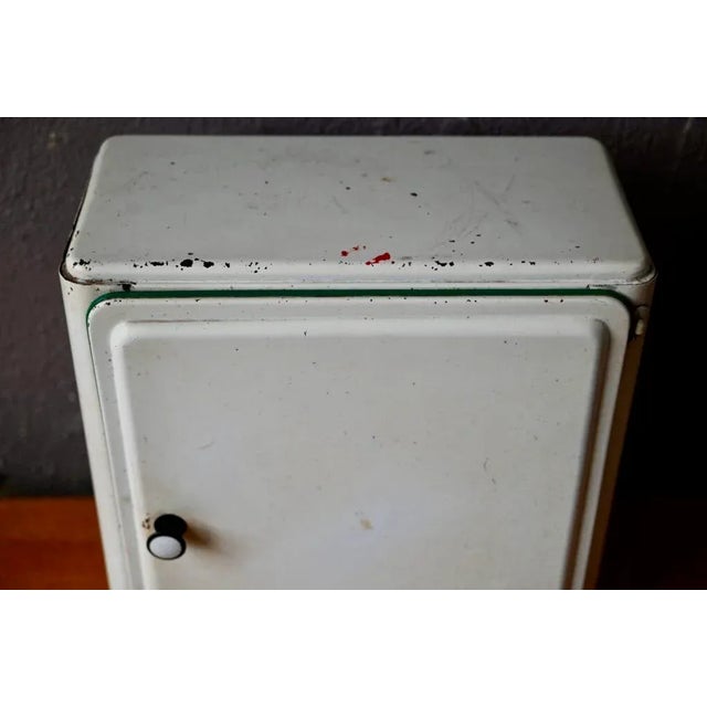 1940s Metal Medicine Cabinet, France, 1940s For Sale - Image 5 of 10