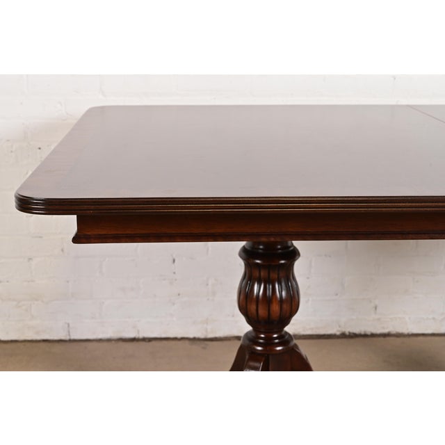 Baker Furniture Style Georgian Banded Mahogany Double Pedestal Extension Dining Table, Newly Refinished For Sale - Image 11 of 13