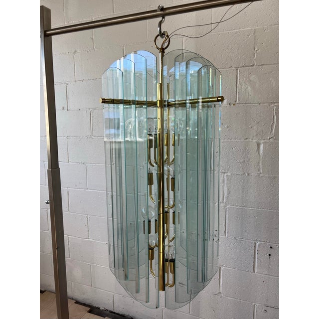 Transparent 1970s Modernist Graduated Beveled Glass Chandelier With Brass Accents, 16 Panels For Sale - Image 8 of 10