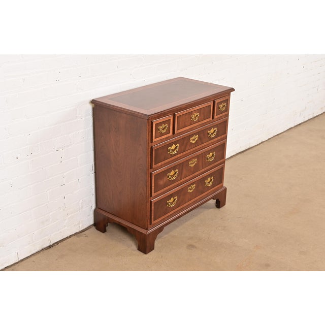 Henredon Henredon Georgian Banded Mahogany and Burl Wood Chest of Drawers, Newly Refinished For Sale - Image 4 of 18