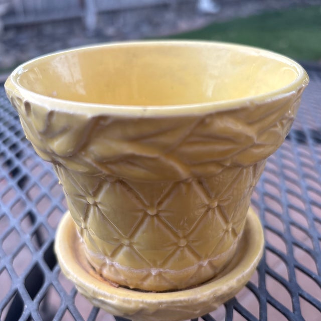 Mid-Century Modern 1940s McCoy Quilted Diamond Leaf Pattern Planter For Sale - Image 3 of 3