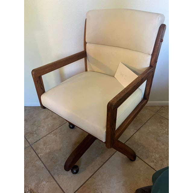 Mid Century Modern Oak Executive Office Swivel Chair For Sale - Image 4 of 9
