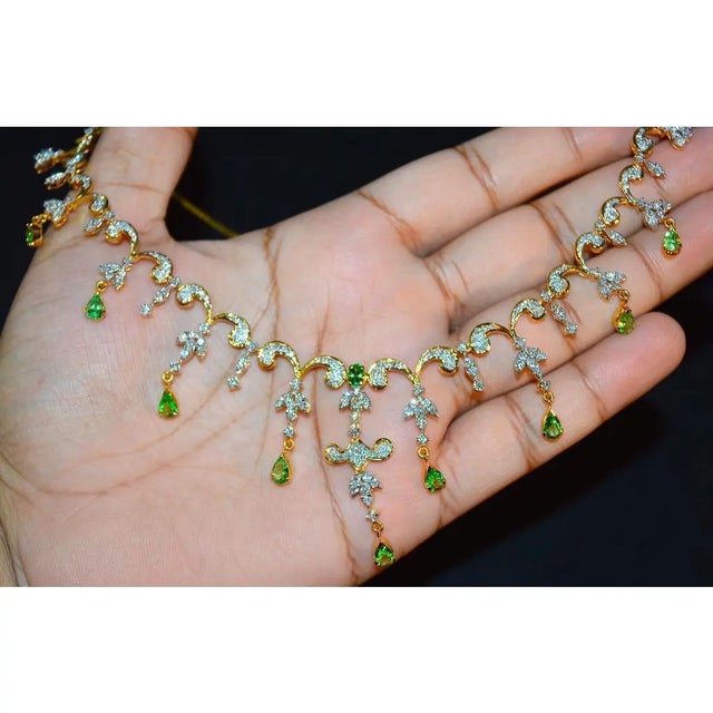 Metal Certified Natural 11cts Natural vs G Diamond Tsavorite Green Garnet 18k Solid Gold Necklace Earrings Set For Sale - Image 7 of 10