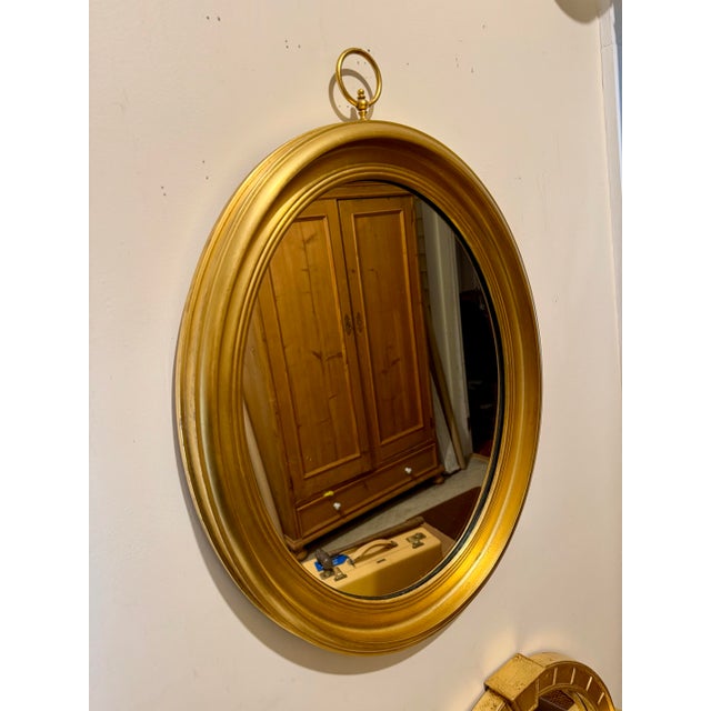 Vintage Oval Italian Giltwood Mirror With Brass Loop Finial For Sale In New York - Image 6 of 11