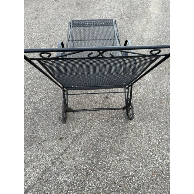 1970s 1970s Salterini Style Wrought Iron Adjustable Outdoor Patio Chaise Lounge, Attributed For Sale - Image 5 of 7