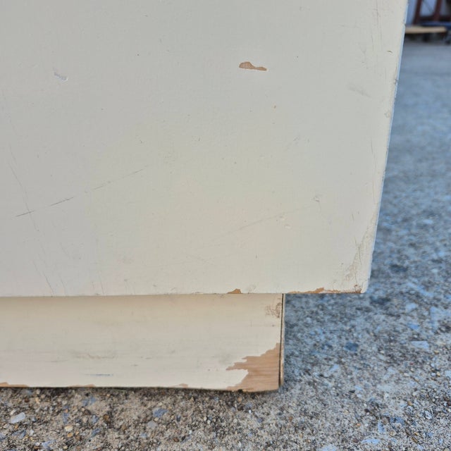 Midcentury Modern Space Age White Laminate 9-Drawer Dresser Chrome Hardware for Restoration For Sale - Image 13 of 15