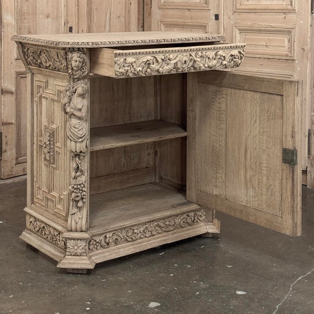 19th Century French Renaissance Revival Hand Carved Oak Buffet in Stripped Oak For Sale - Image 14 of 18