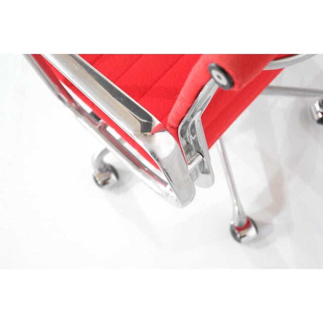 Silver EA 117 Armchair by Charles Ray Eames for ICF, 1980s For Sale - Image 8 of 16