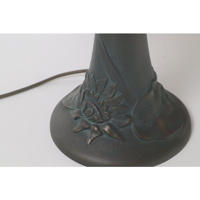 Large Glass Mosaic Table Lamp with Bronze Water Lily Lamp Base in the style of Tiffany For Sale - Image 11 of 15