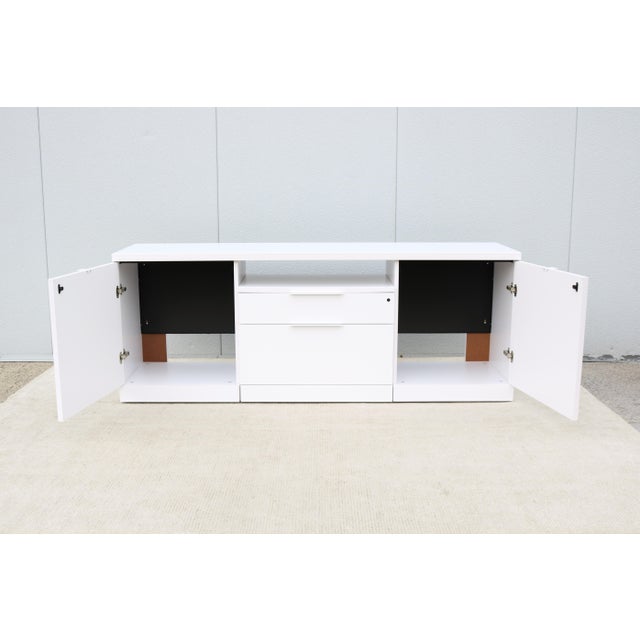 Modern Minimalist Knoll Reff Profiles Classic Credenza Sideboard in Bright White For Sale - Image 14 of 18