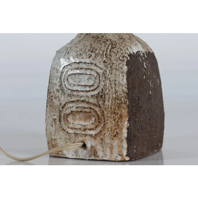 Brown Danish Brutalist Ceramic Table Lamp with Brown Glaze Unica by Fridtjof Sejersen for Sejer, 1960s For Sale - Image 8 of 13
