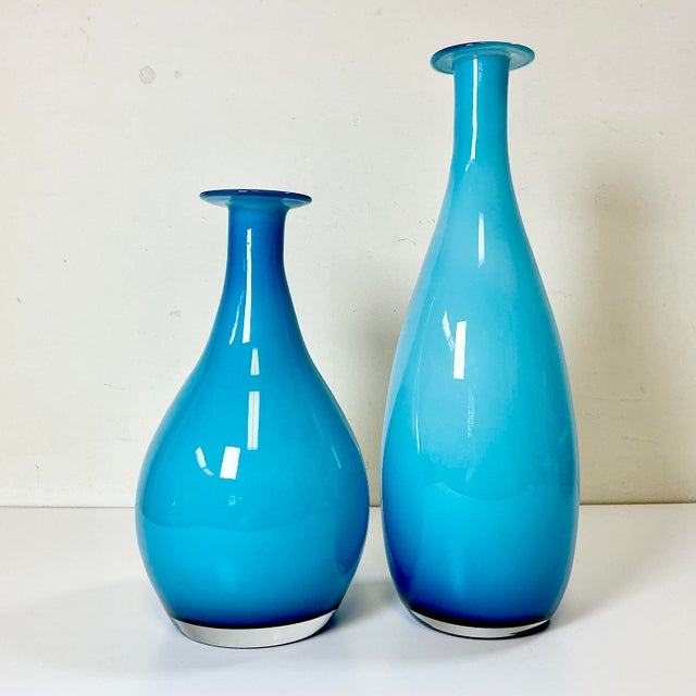 Glass 1970s Vintage Tiffany Blue Italian Venetian Blown Glass Vases With White Encasing - A Pair For Sale - Image 7 of 11