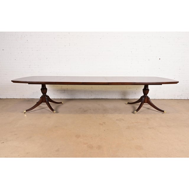 English John Widdicomb Georgian Banded Mahogany Double Pedestal Extension Dining Table, Newly Refinished For Sale - Image 3 of 14