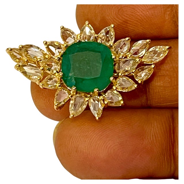 2020s 5.82 Ct Natural Colombian Cushion Cut Emerald & 3 Ct RoseCut Diamond Ring 18 Kt For Sale - Image 5 of 8
