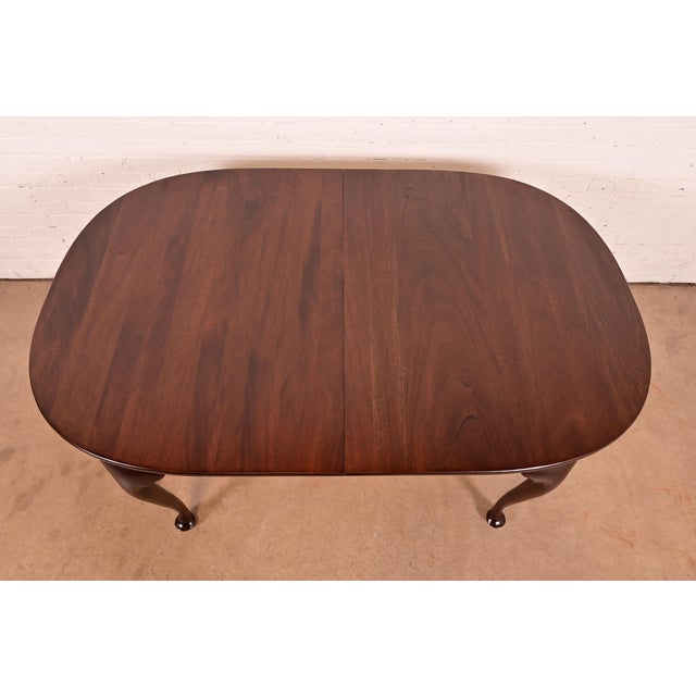 Henkel Harris Queen Anne Solid Mahogany Extension Dining Table, Newly Refinished For Sale - Image 10 of 15
