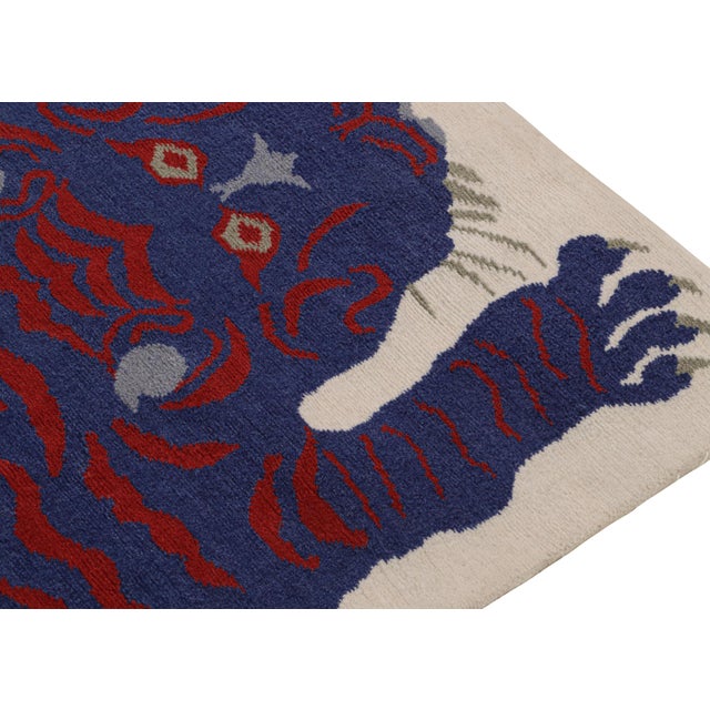 2010s Rug & Kilim’s Tiger-Skin Rug in White With Blue & Red Pictorial For Sale In New York - Image 6 of 7
