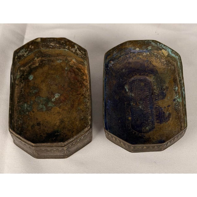 Early 20th Century Antique 19th/Early 20th Century Indian Bronze Betel Nut Paan Box, Incised Decoration For Sale - Image 5 of 8