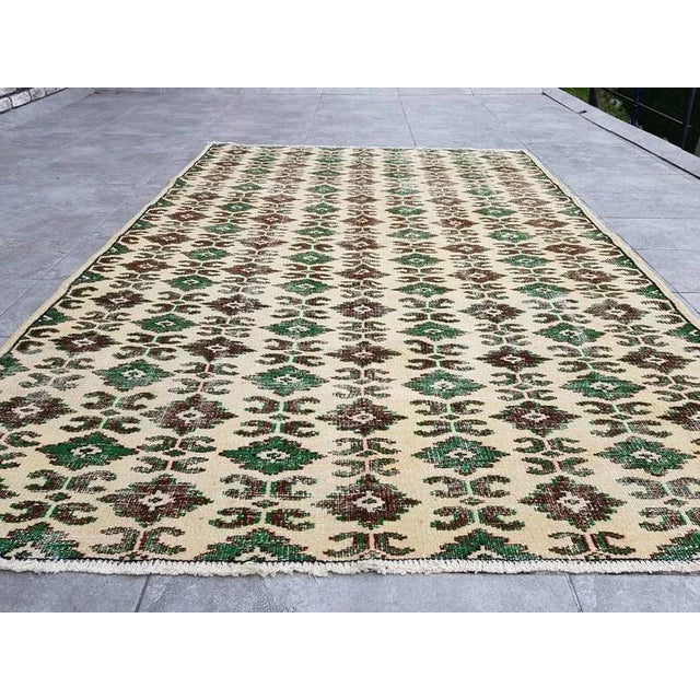 Art Deco 1960s Green and Bige Oushak Area Carpet For Sale - Image 3 of 10