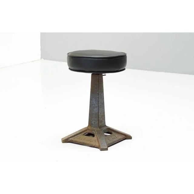 Industrial Stool in Steel, in Flawless conditions. Designed 1890 to 1919