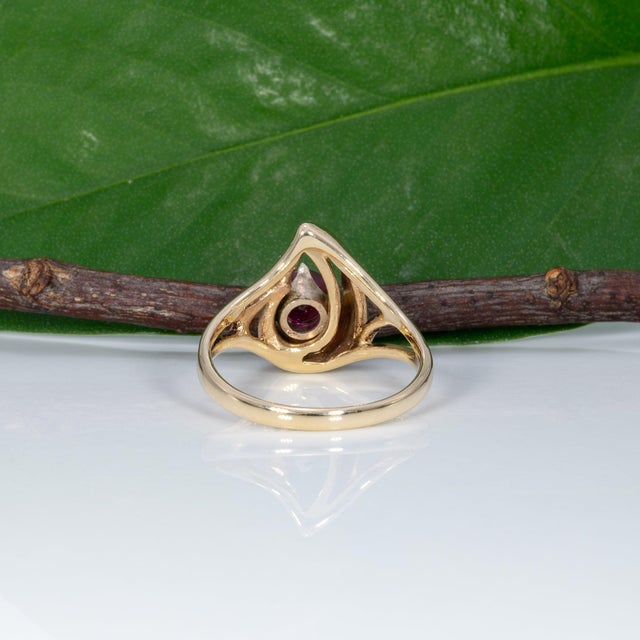 Red Madagascar Ruby Estate Ring in Solid 14k Yellow Gold – Round, 5mm, Size 6.5 For Sale - Image 8 of 9