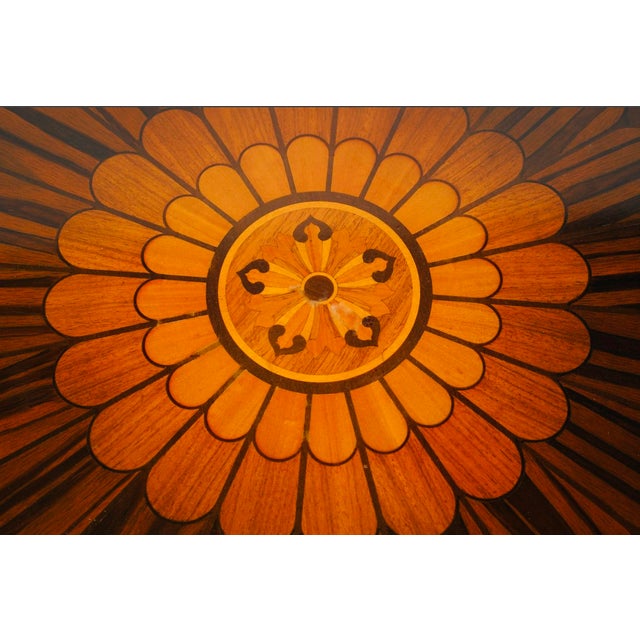 1980s Exquisite Compass Star Inlaid Round Table by John Widdicomb – Neoclassical Marquetry Top, Ebonized Edge For Sale - Image 17 of 18