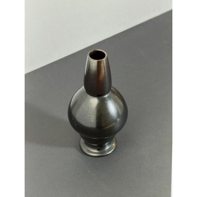 Aesthetic Movement Black Glazed Earthenware Vase from Wardle, England, 1890s For Sale - Image 3 of 10