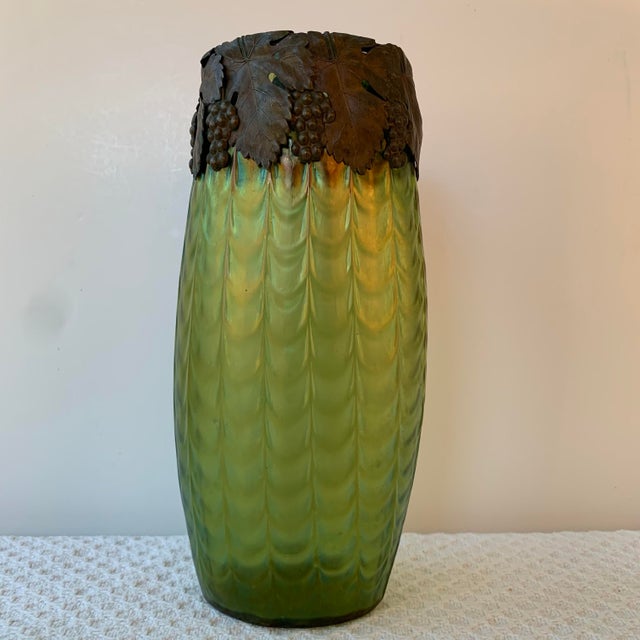 Art Nouveau Bohemian Green Iridescent Glass Vase (Loetz/Kralik?) For Sale - Image 3 of 11