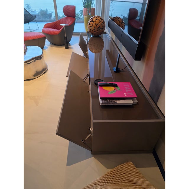 Roche Bobois Intra-Latina Extra Long Modern Tv Unit - L118" - Excellent/Like New For Sale In San Diego - Image 6 of 6