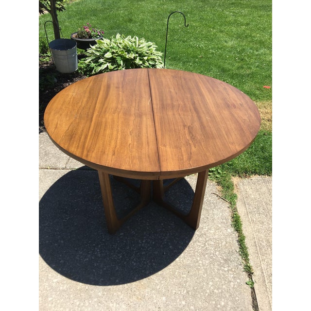 Broyhill Emphasis Mid Century Dining Room Table | Chairish